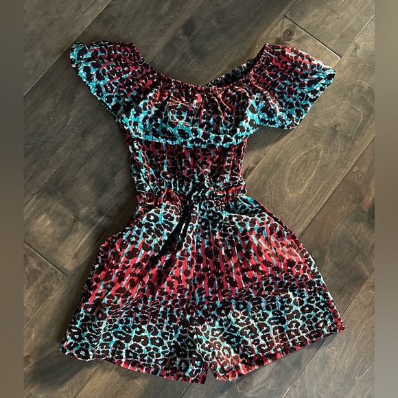 Grass Fields Dresses & Skirts - Grass Fields shorts jumper size Large‎